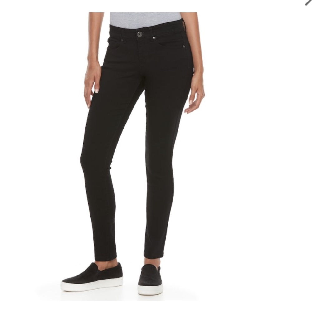 Juniors' SO® Low Rise Ultimate Jeggings Black